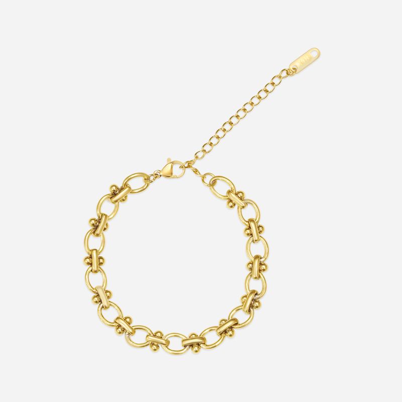 Гривна с едри чарове