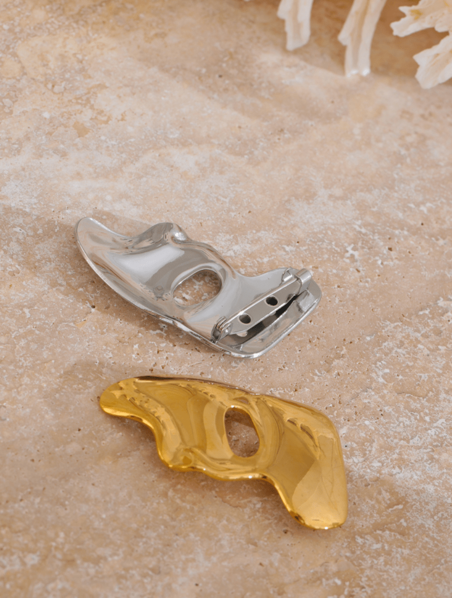 Golden Abstract Face Brooch - Clout Vienna