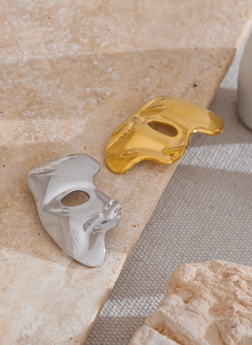 Golden Abstract Face Brooch - Clout Vienna