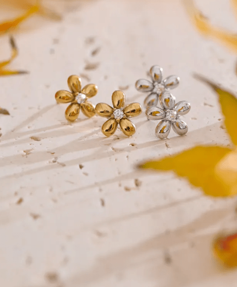 Golden Blossom Studs - Clout Vienna#