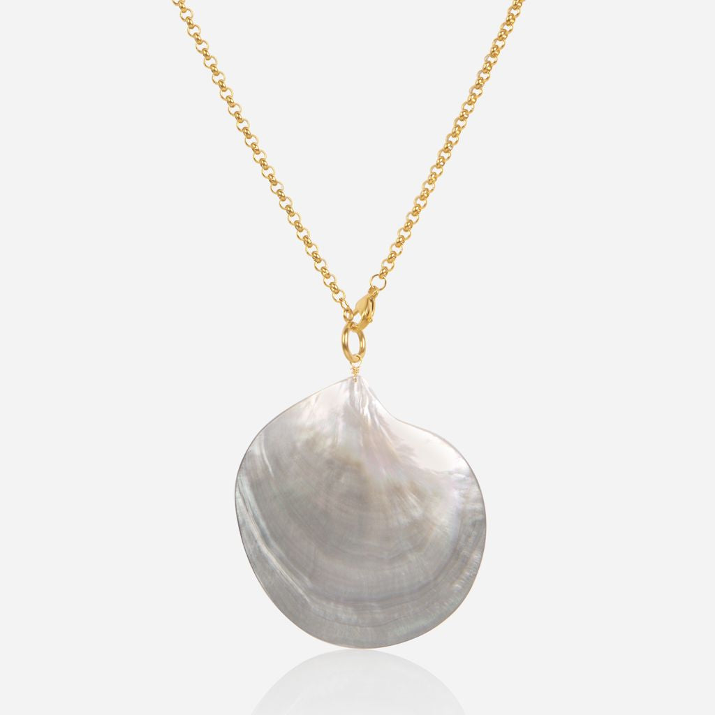 Колие с голяма мида