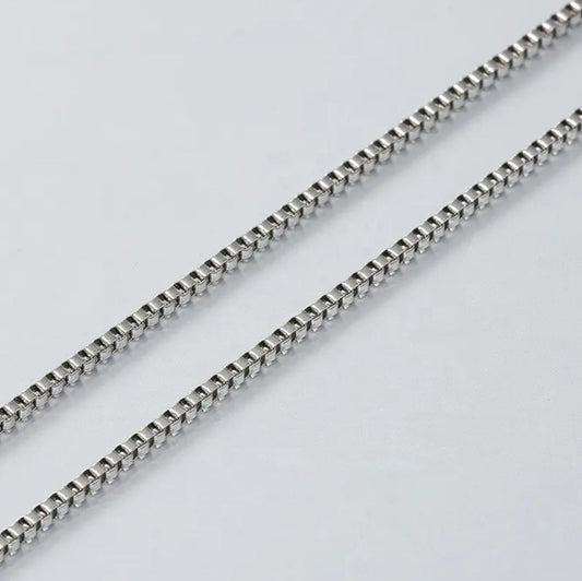 Minimal Box Chain - Clout Vienna#