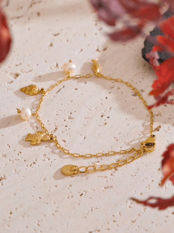 Pearl Stories - Clout Vienna