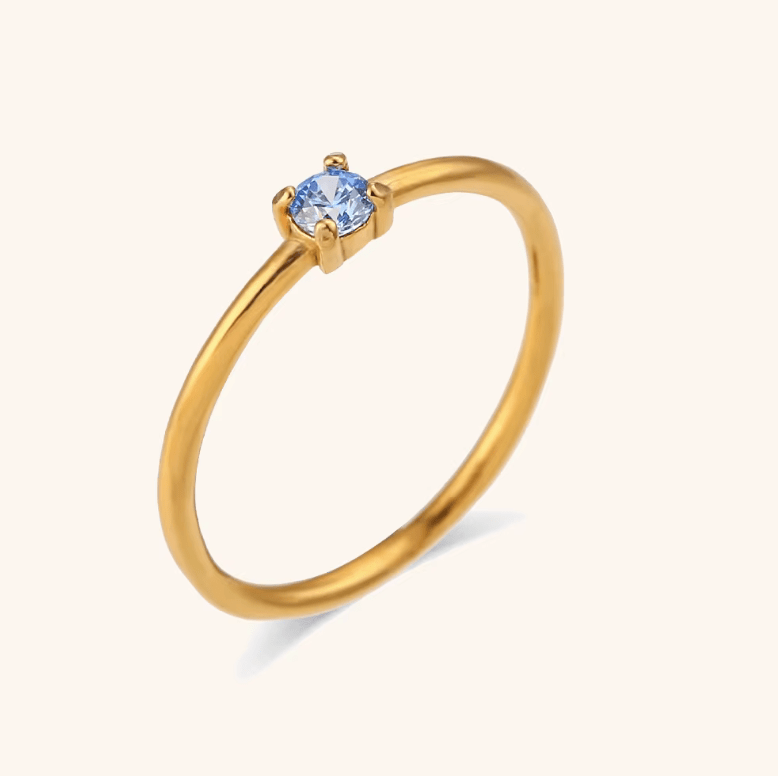 Plain Ring mit hellblauem Stein - Clout Vienna