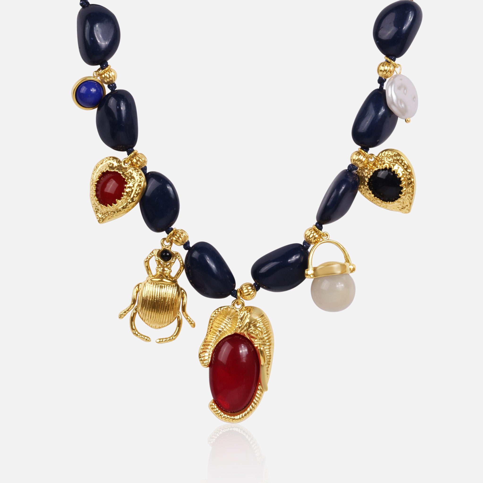 Колие с кралско сини чарове